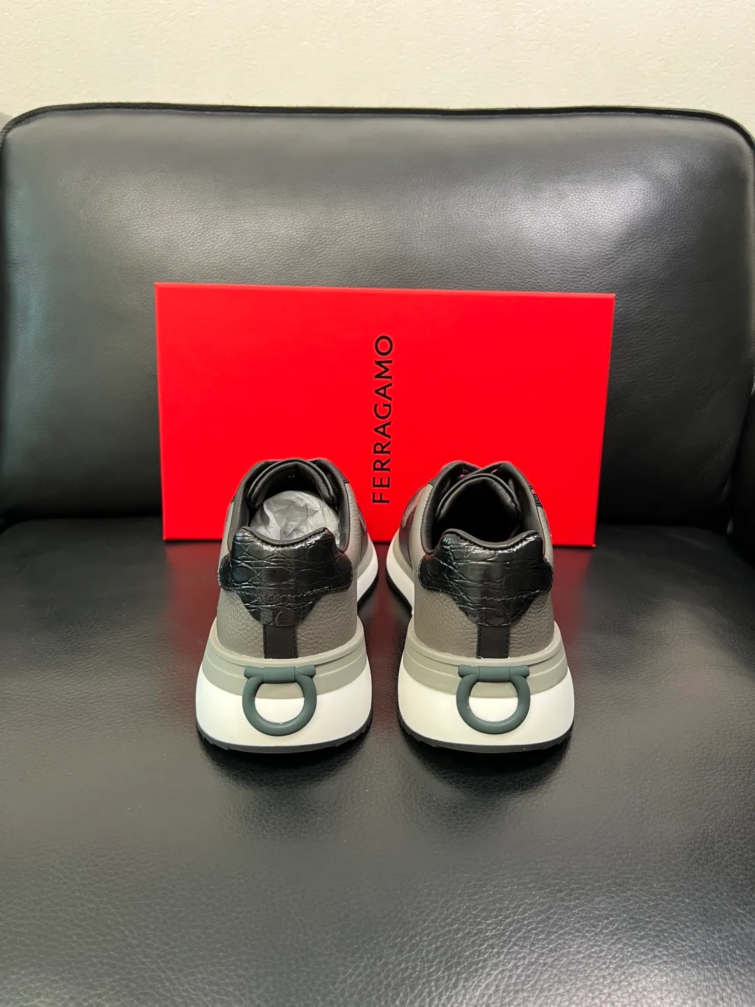 Men's shoes 💰840 Ferragamo High-quality top crafts Ferragamo counters sell original factory configuration at the same time, imported original cowhide from Italy, imported water-dyed cow lining, soles: original factory special original soles are super comfortable, original factory and single goods, welcome to compare at the same time at the counter, code number 38-44 (customized 45 46)